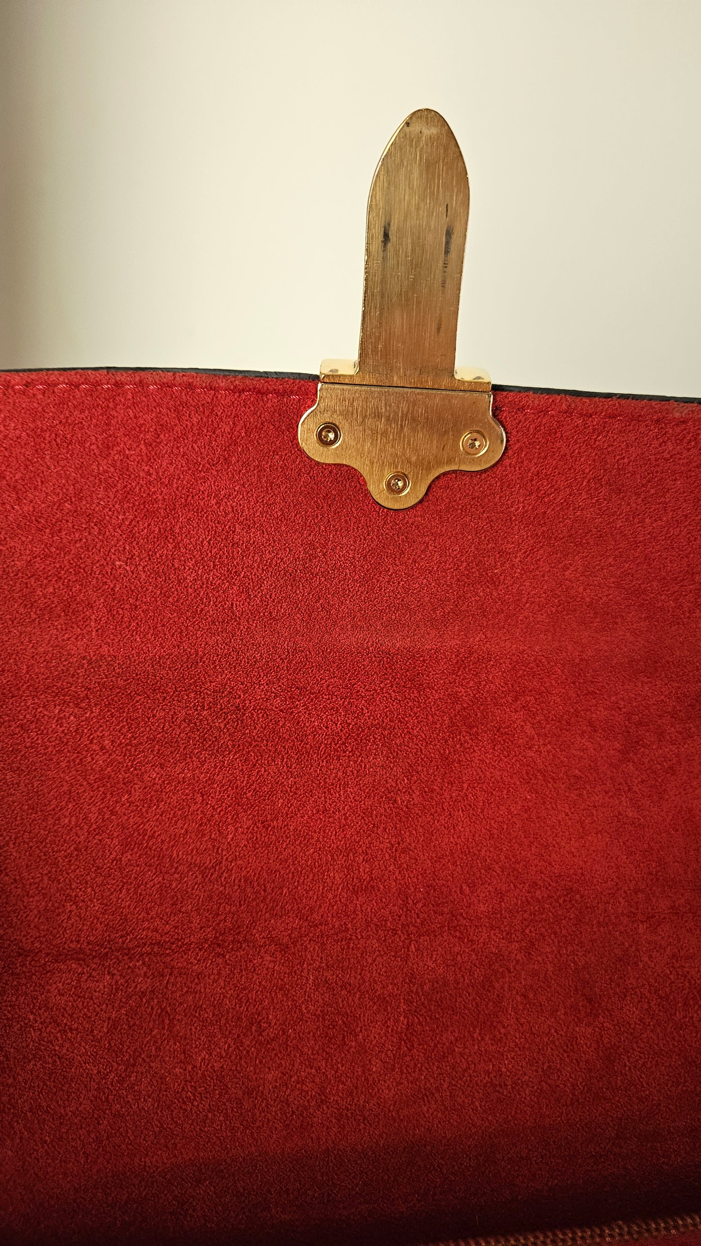 VICTOIRE SHOULDER BAG