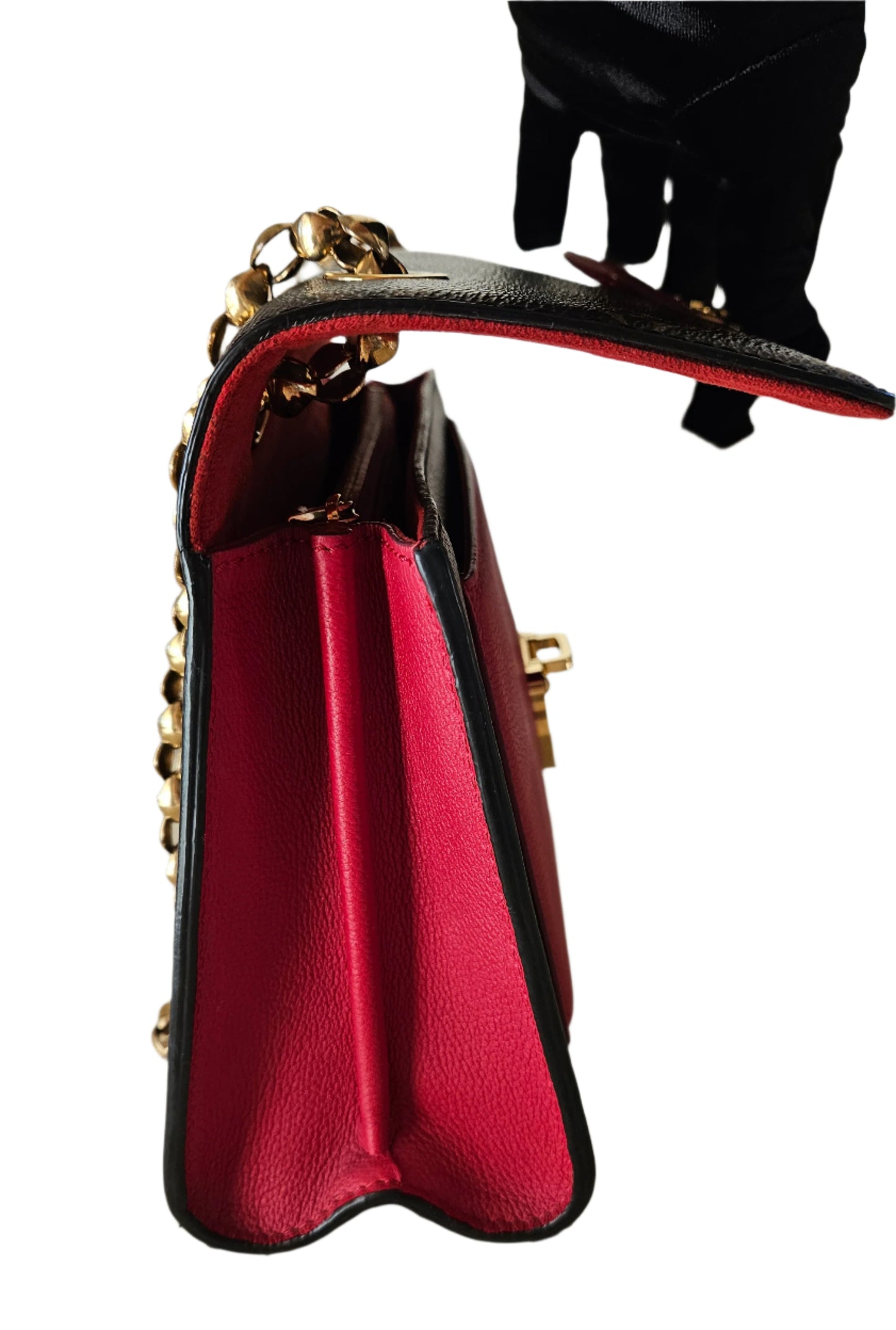 VICTOIRE SHOULDER BAG