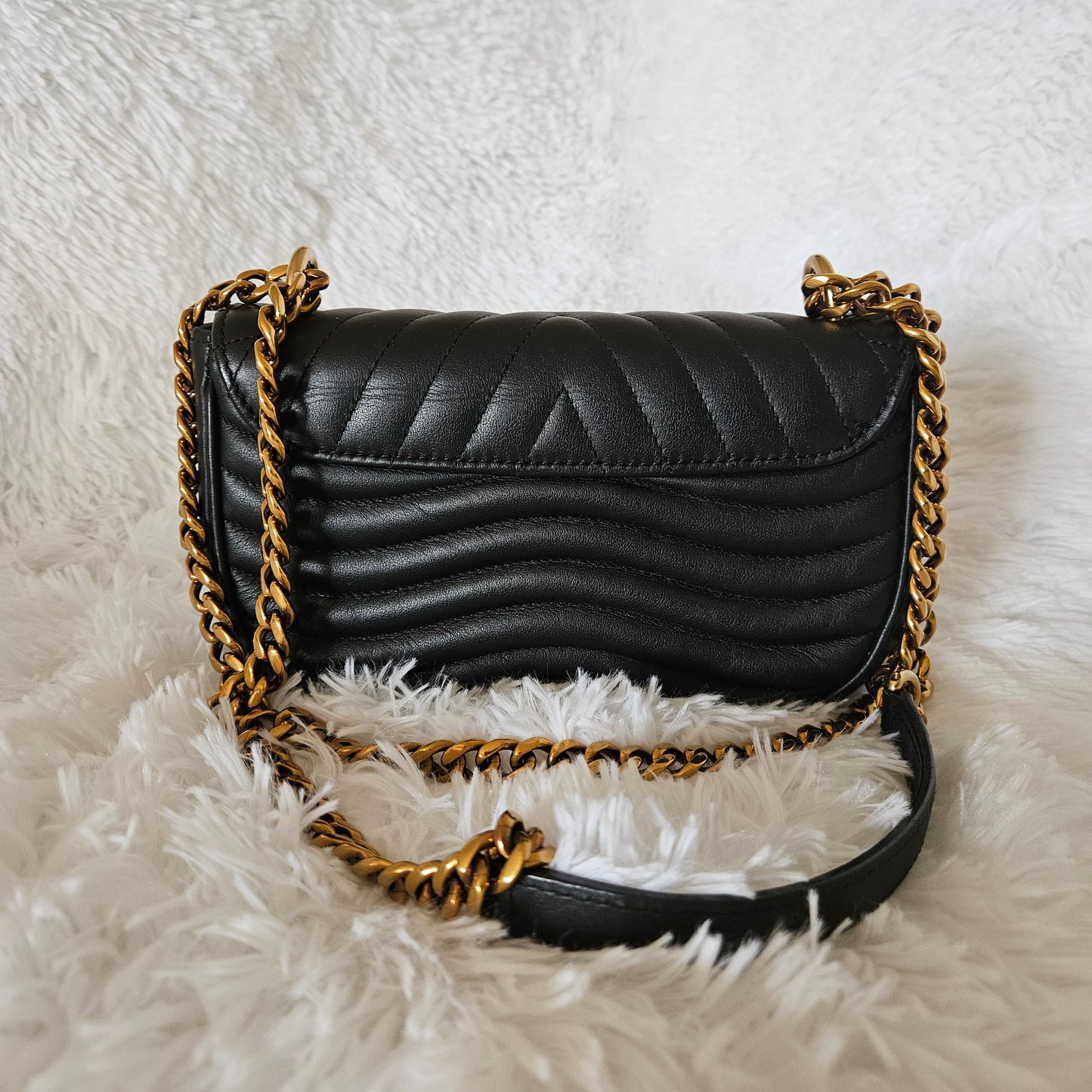 NEW WAVE PM CHIN BAG