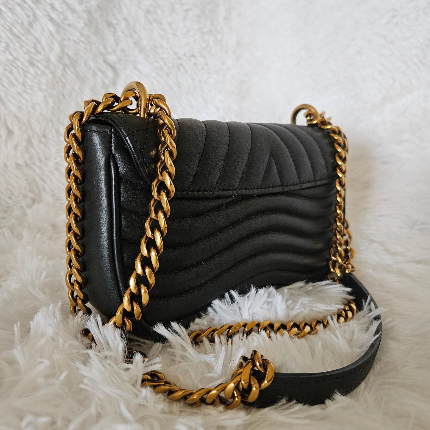 NEW WAVE PM CHIN BAG