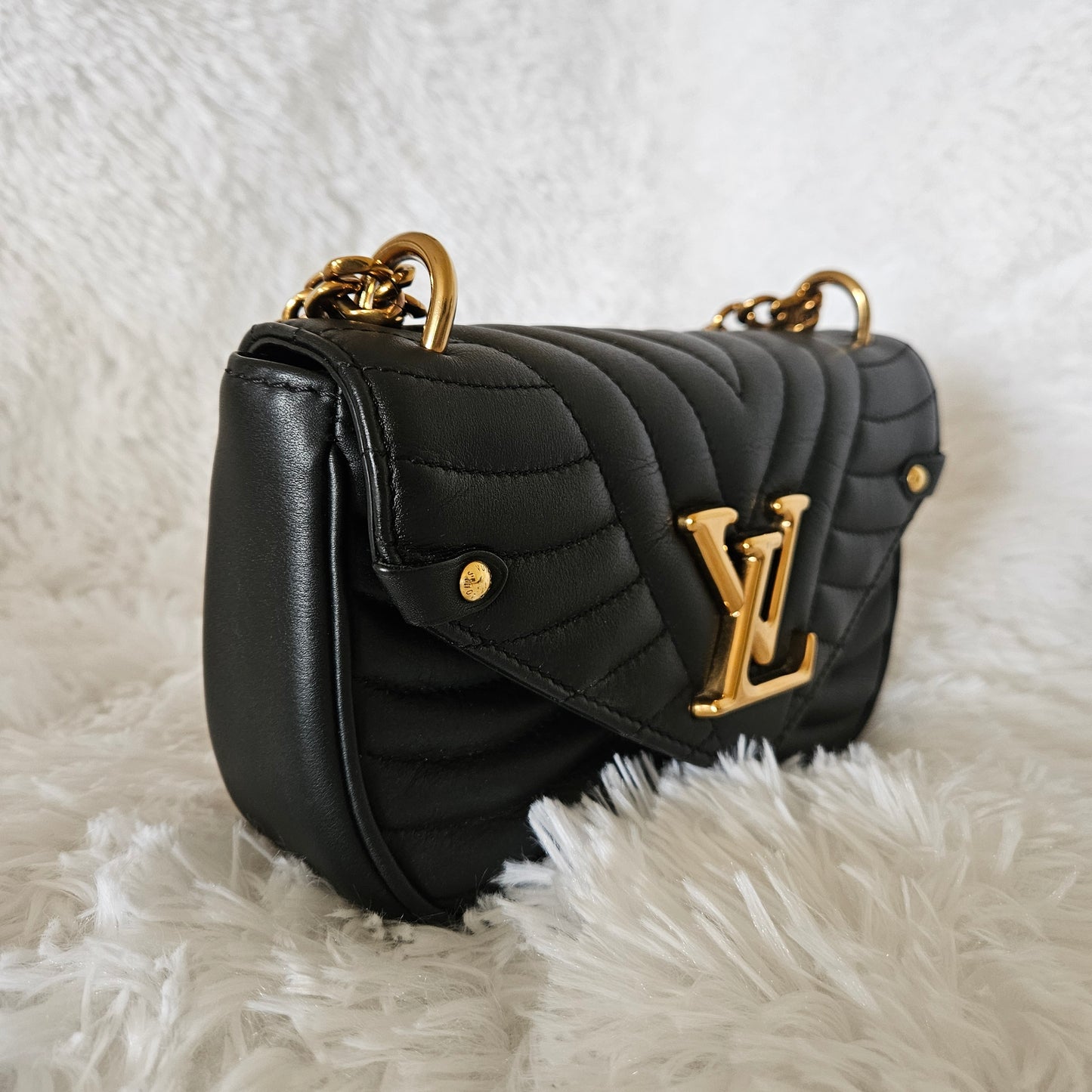 NEW WAVE PM CHIN BAG