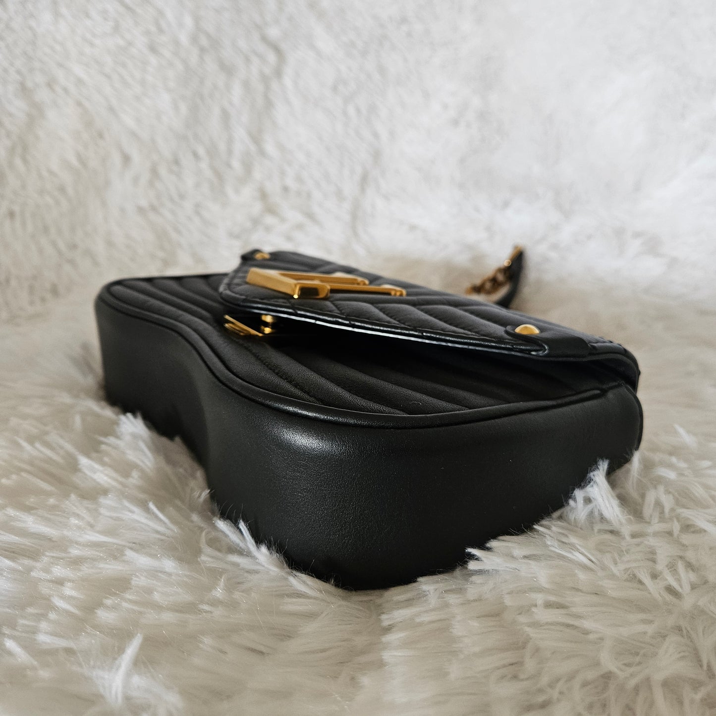 NEW WAVE PM CHIN BAG