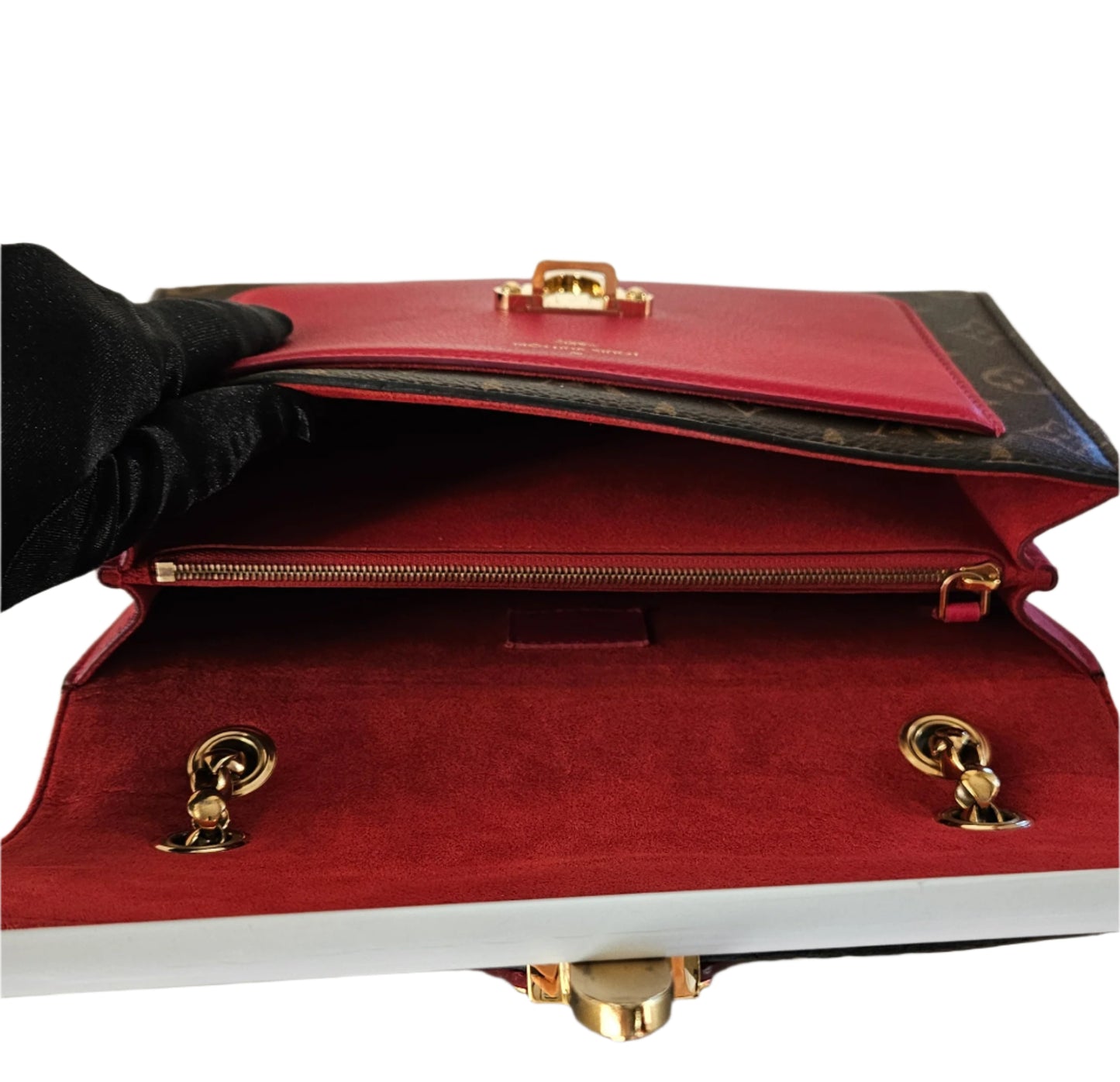 VICTOIRE SHOULDER BAG